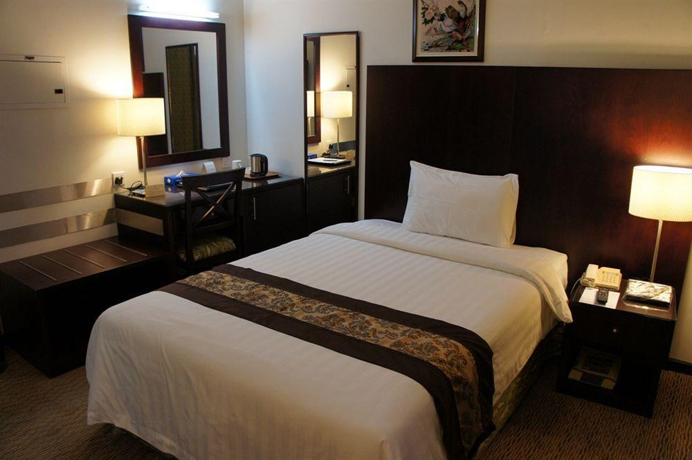 Dream Palace Hotel Dubai Bagian luar foto